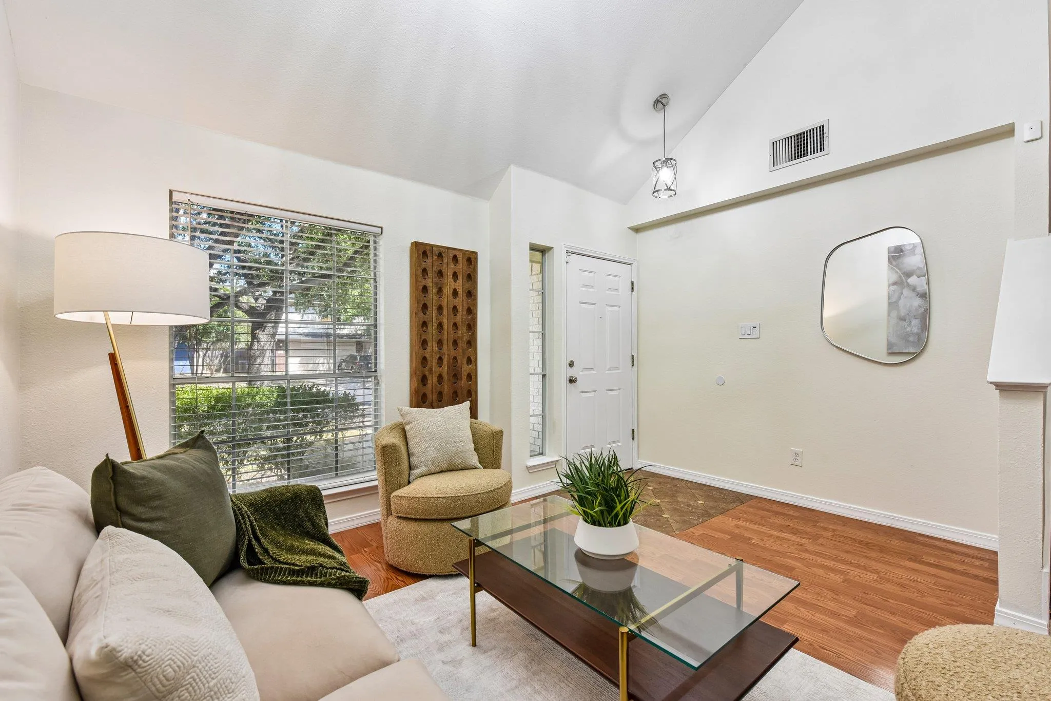 Photo 4 of 11304 CANTERBURY TALES LN