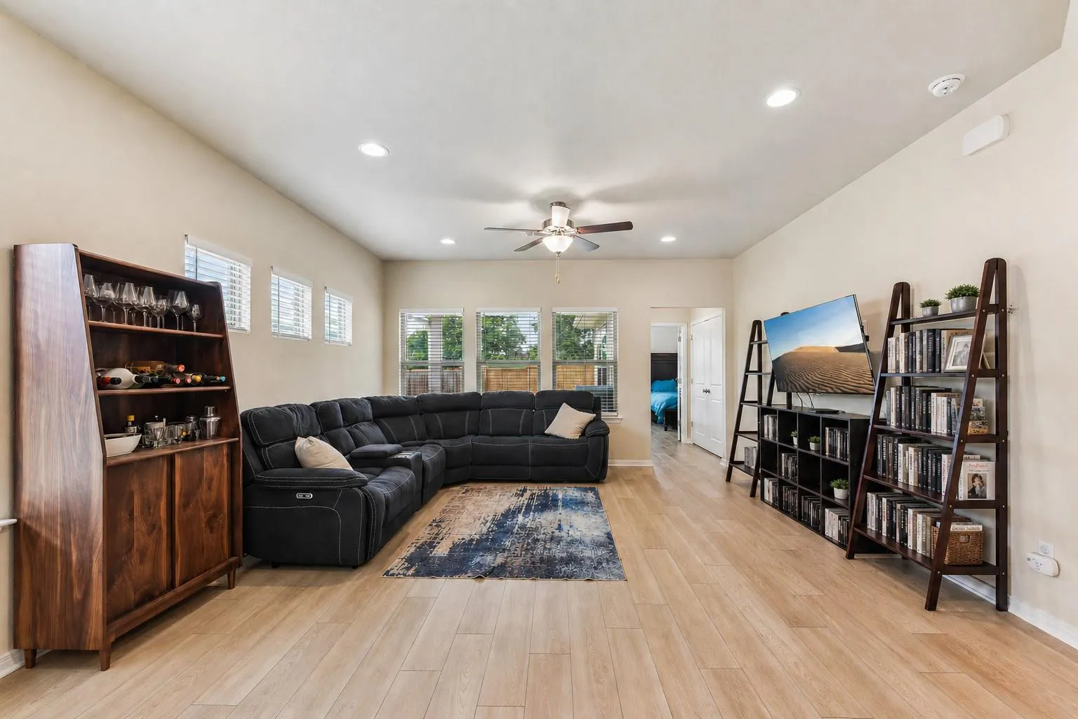 Photo 4 of 6403 PRINCIPALE DR