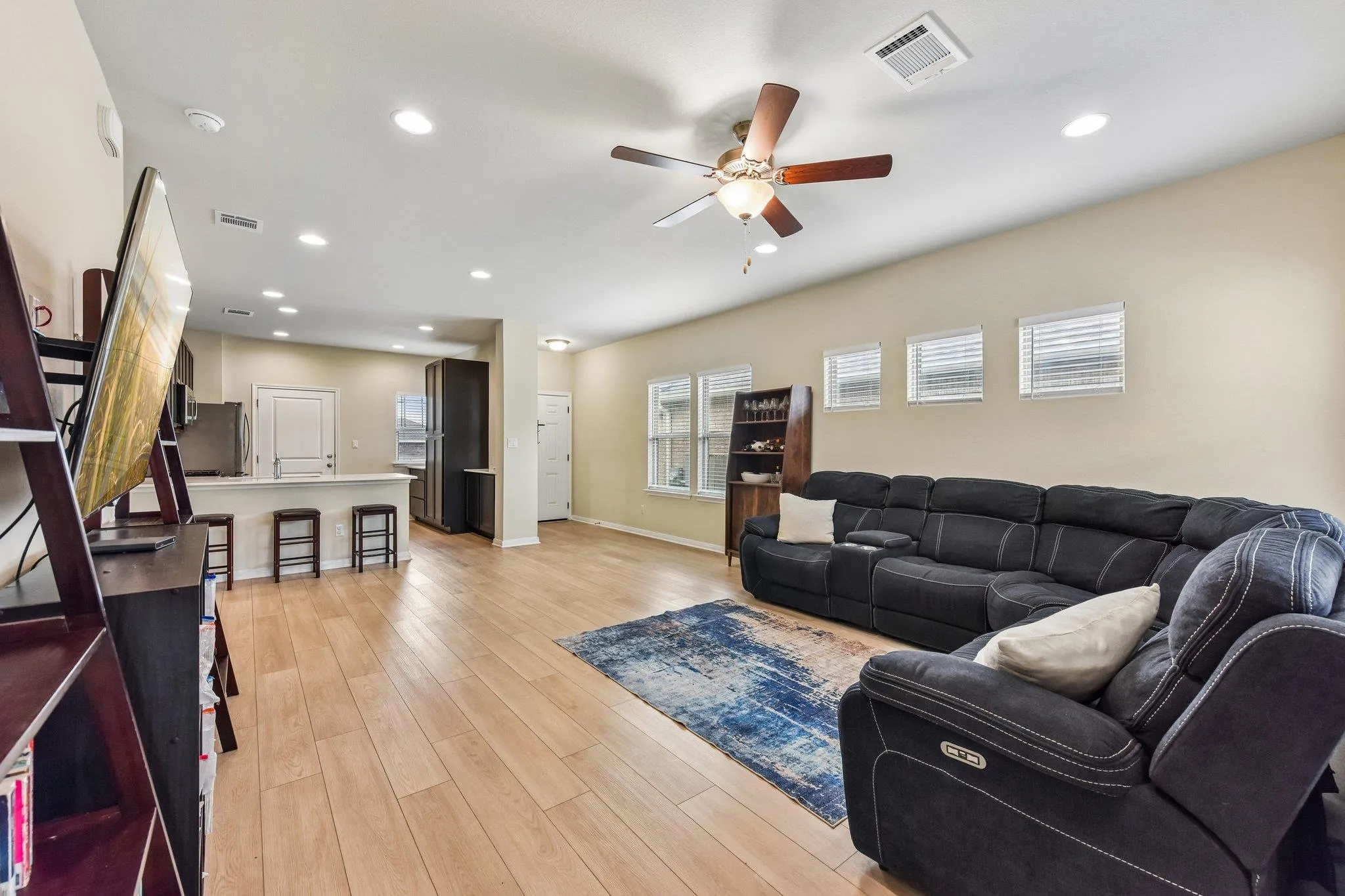 Photo 3 of 6403 PRINCIPALE DR