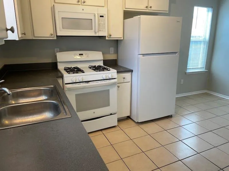 Photo 5 of 8401 COLONY LOOP DR #D