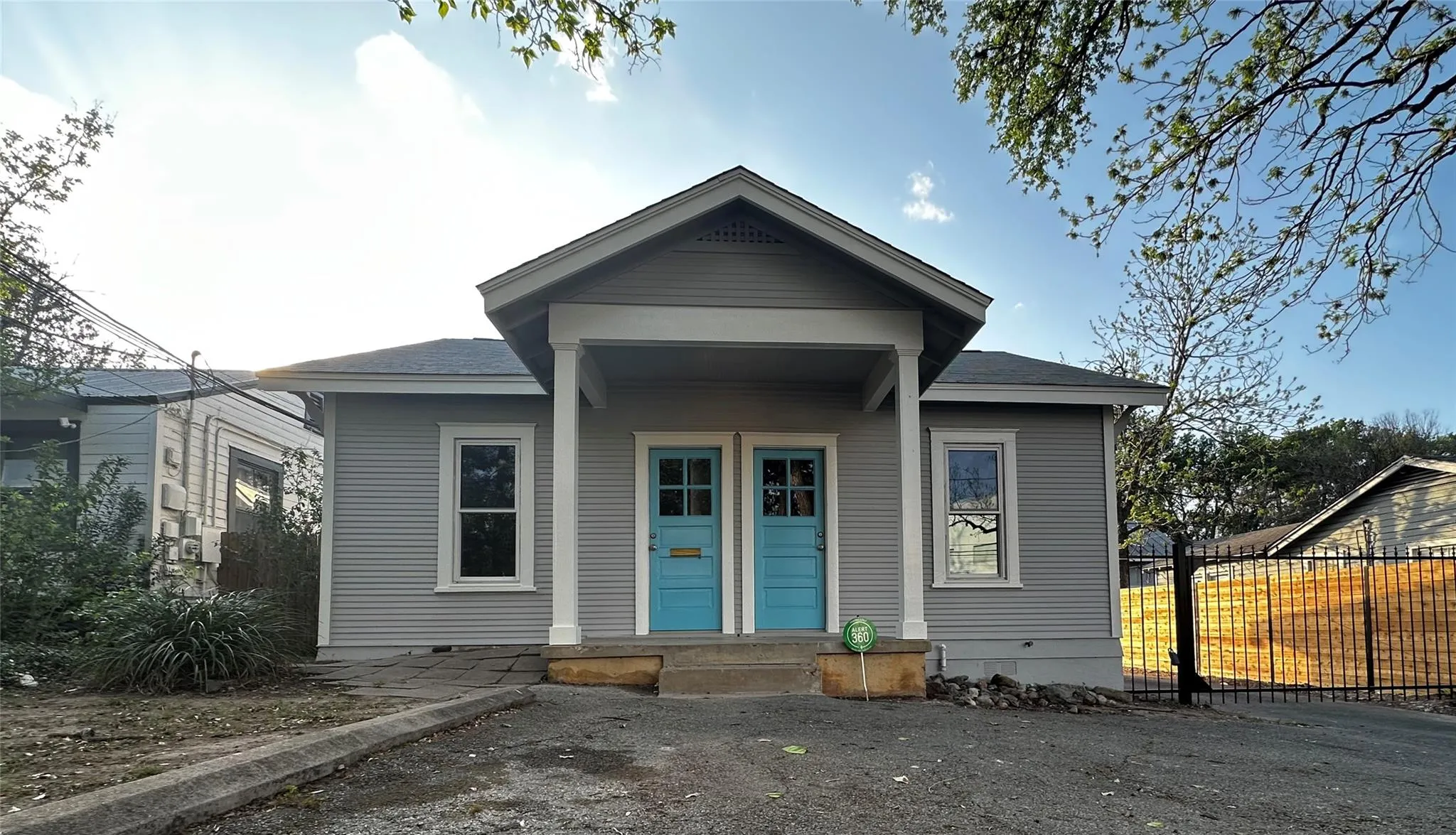 Photo of 2118 OXFORD AVE, Austin, TX, 78704