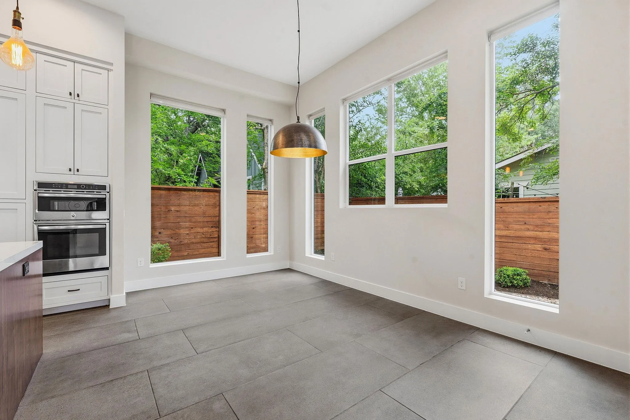 Photo 5 of 1307 CLIFFORD AVE