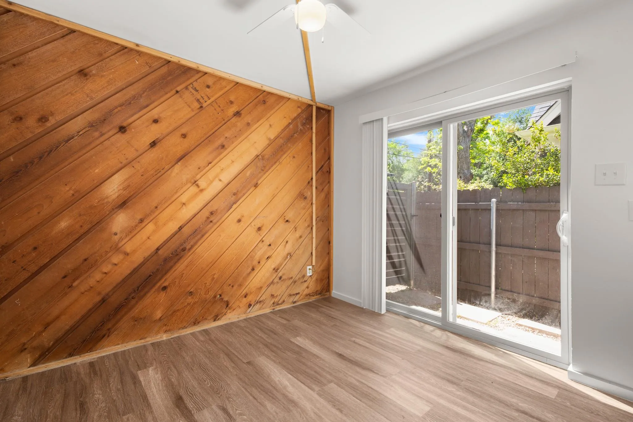 Photo 4 of 4205 SPEEDWAY AVE #108
