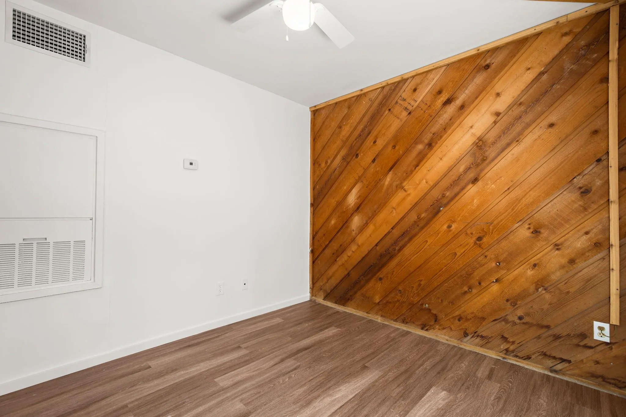 Photo 5 of 4205 SPEEDWAY AVE #108