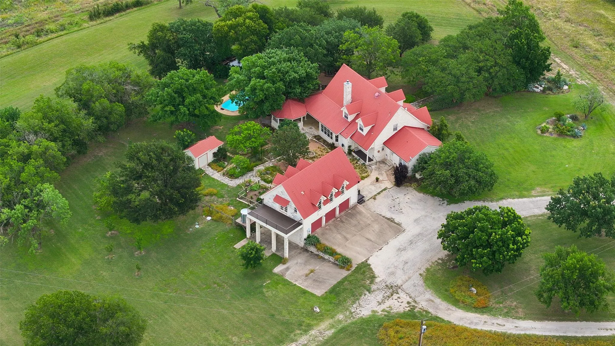 Photo of 351 LAUREL CRK, Hutto, TX, 78634