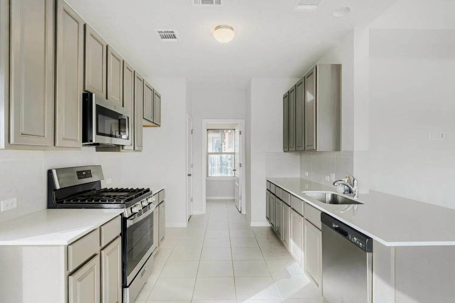 Photo 5 of 17921 CIPRESSO WAY