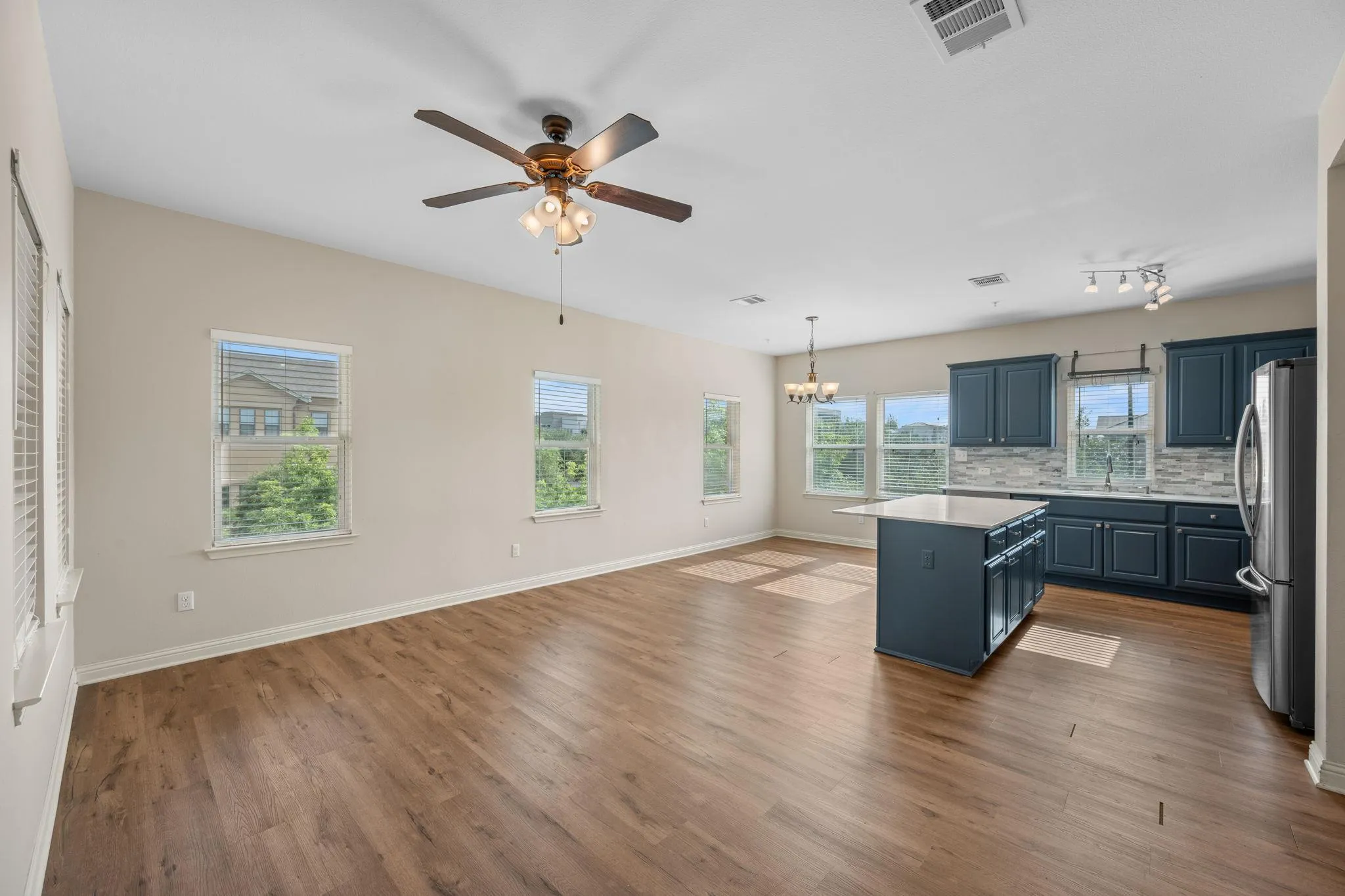 Photo 5 of 4416 BERKMAN DR #B