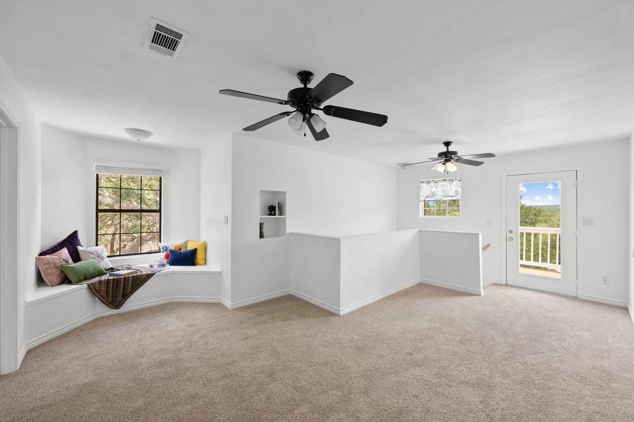 Photo 5 of 6 BASSWOOD CIR