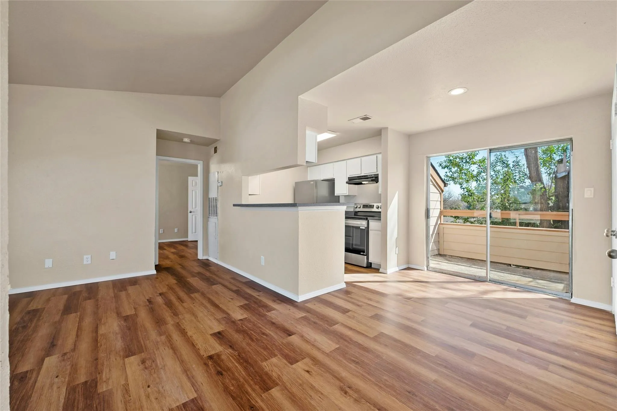Photo 5 of 7111 E HIGHWAY 290 NONE E