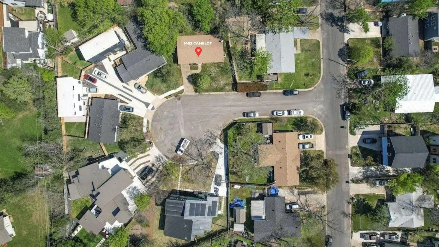 Photo 2 of 1402 CAMELOT CIR