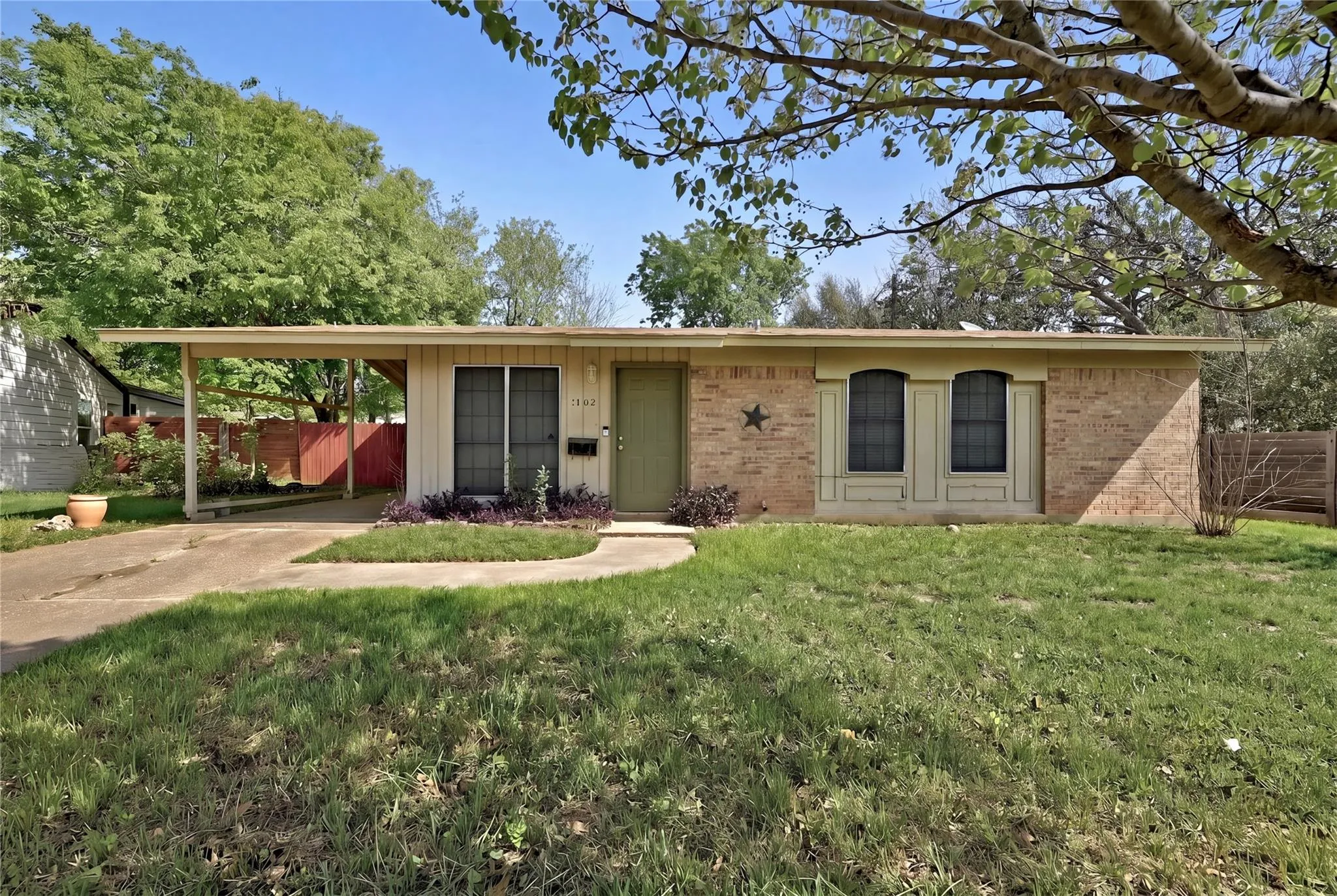 Photo of 1402 CAMELOT CIR, Austin, TX, 78745