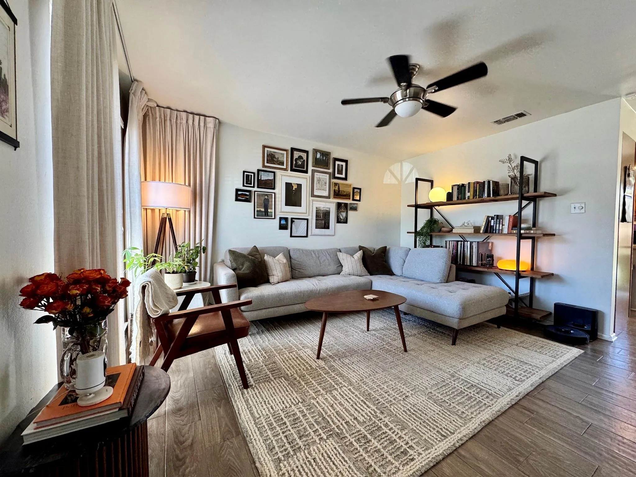 Photo 4 of 1402 CAMELOT CIR
