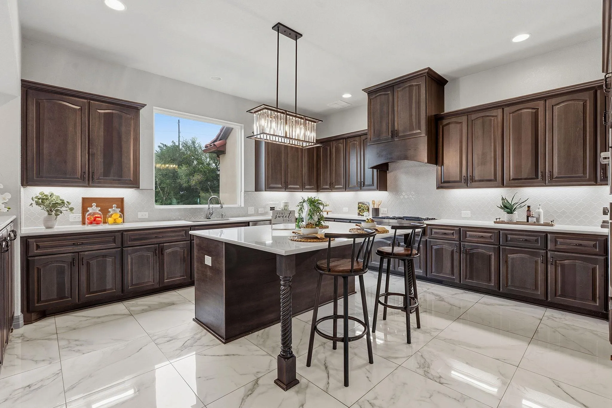 Photo 2 of 427 BELLA MONTAGNA CIR