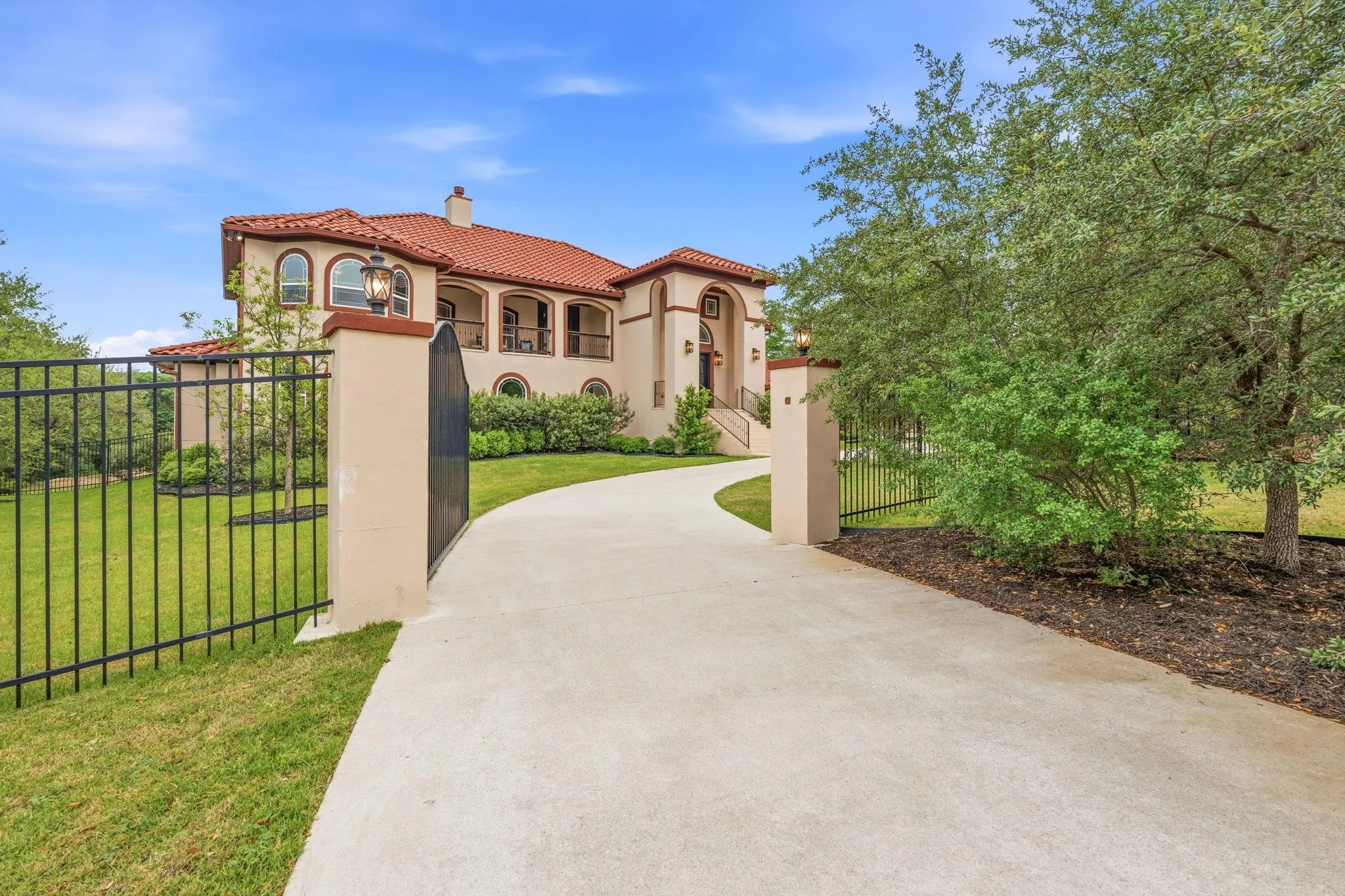 Photo 5 of 427 BELLA MONTAGNA CIR