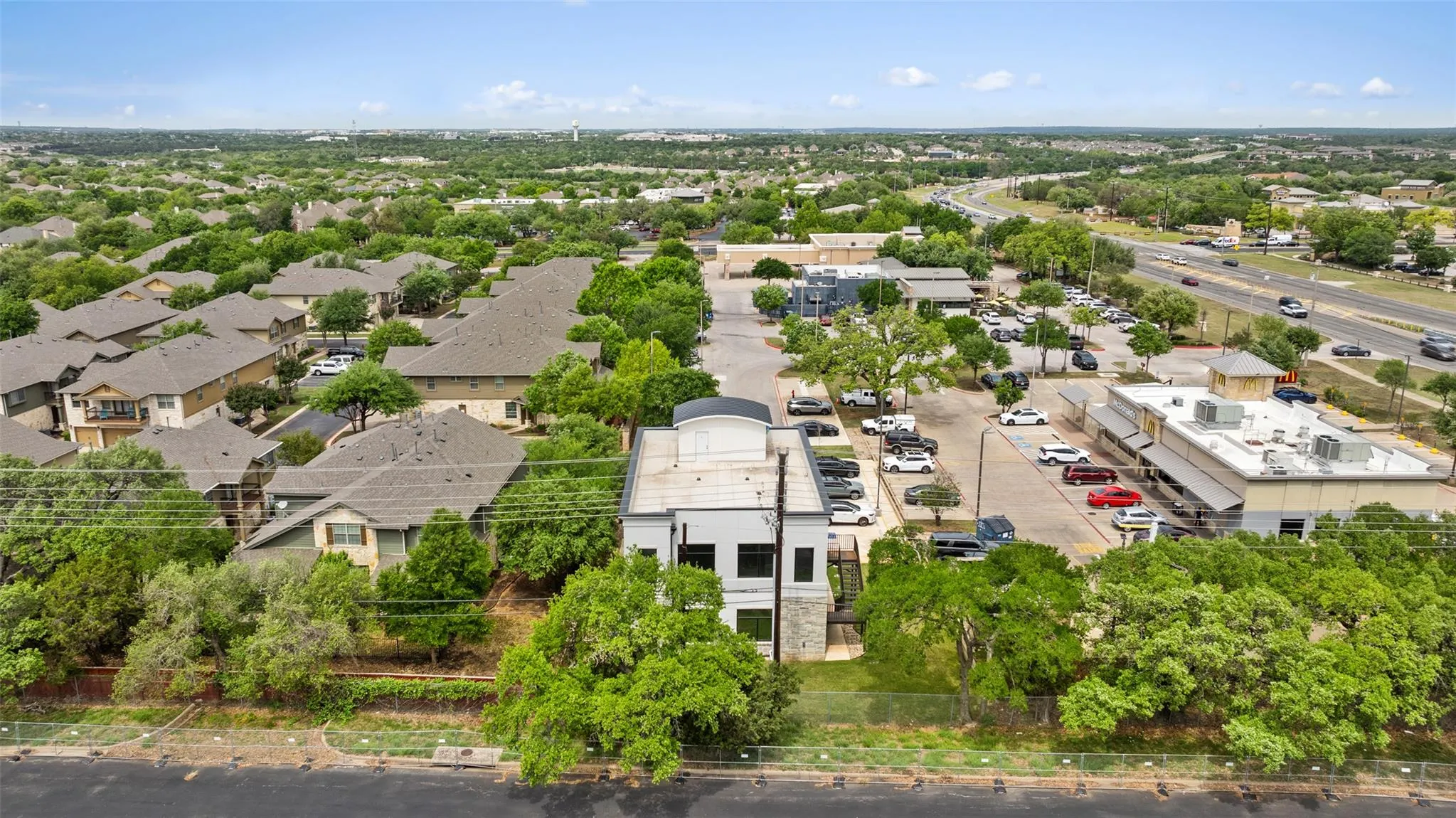 Photo 5 of 10521 PARMER LN