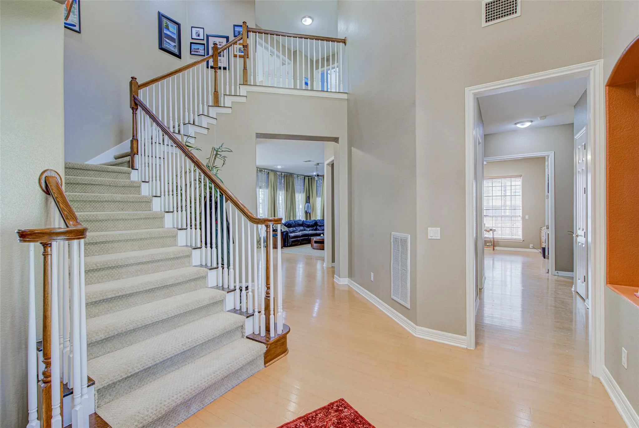 Photo 3 of 10740 BRAMBLECREST DR