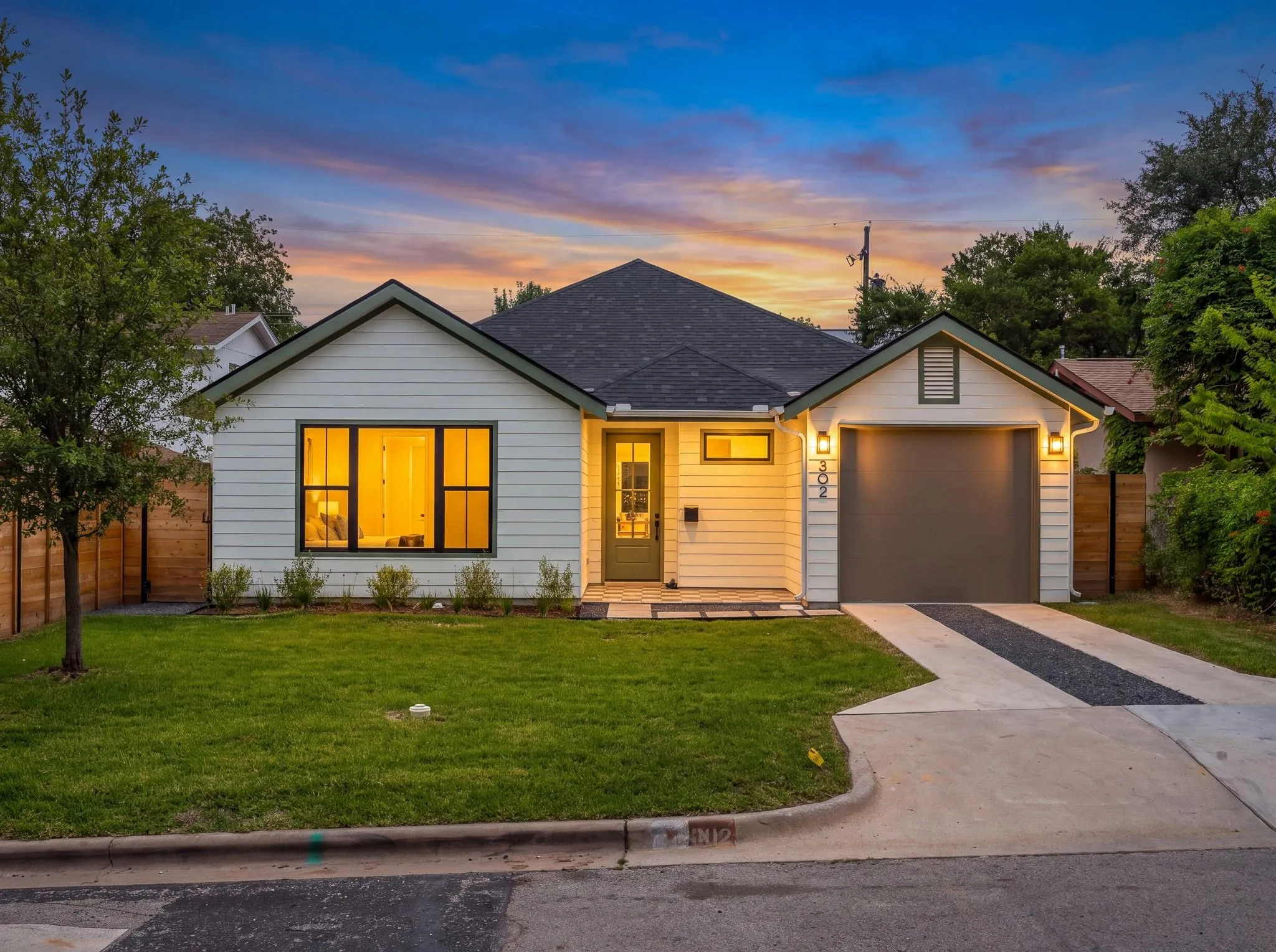 Photo of 302 EL PASO ST, Austin, TX, 78704