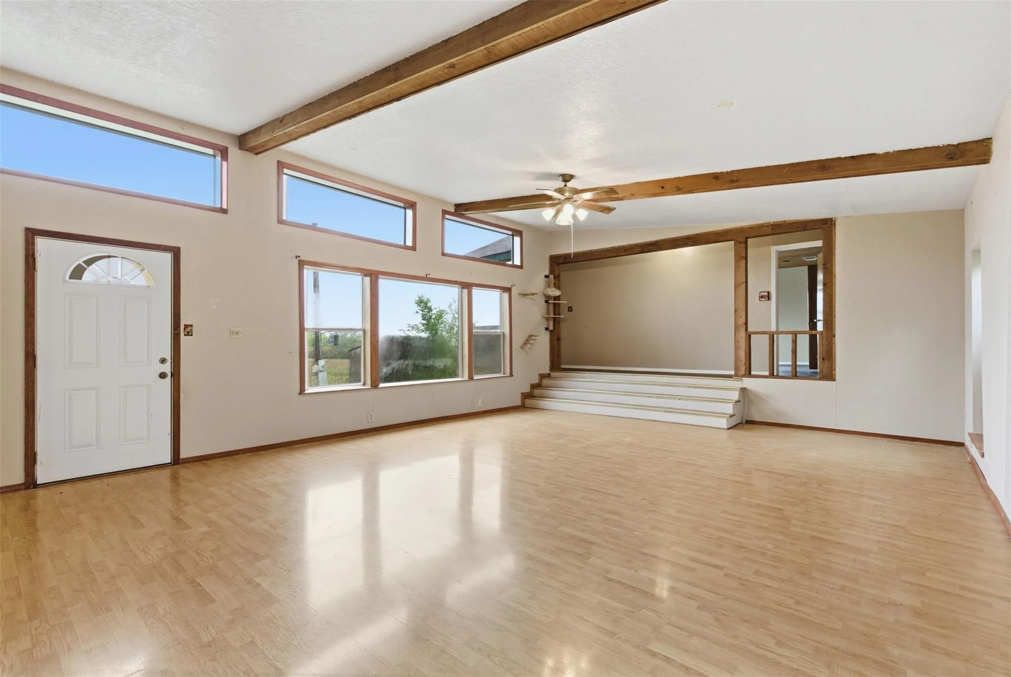 Photo 4 of 440 LONIE LN