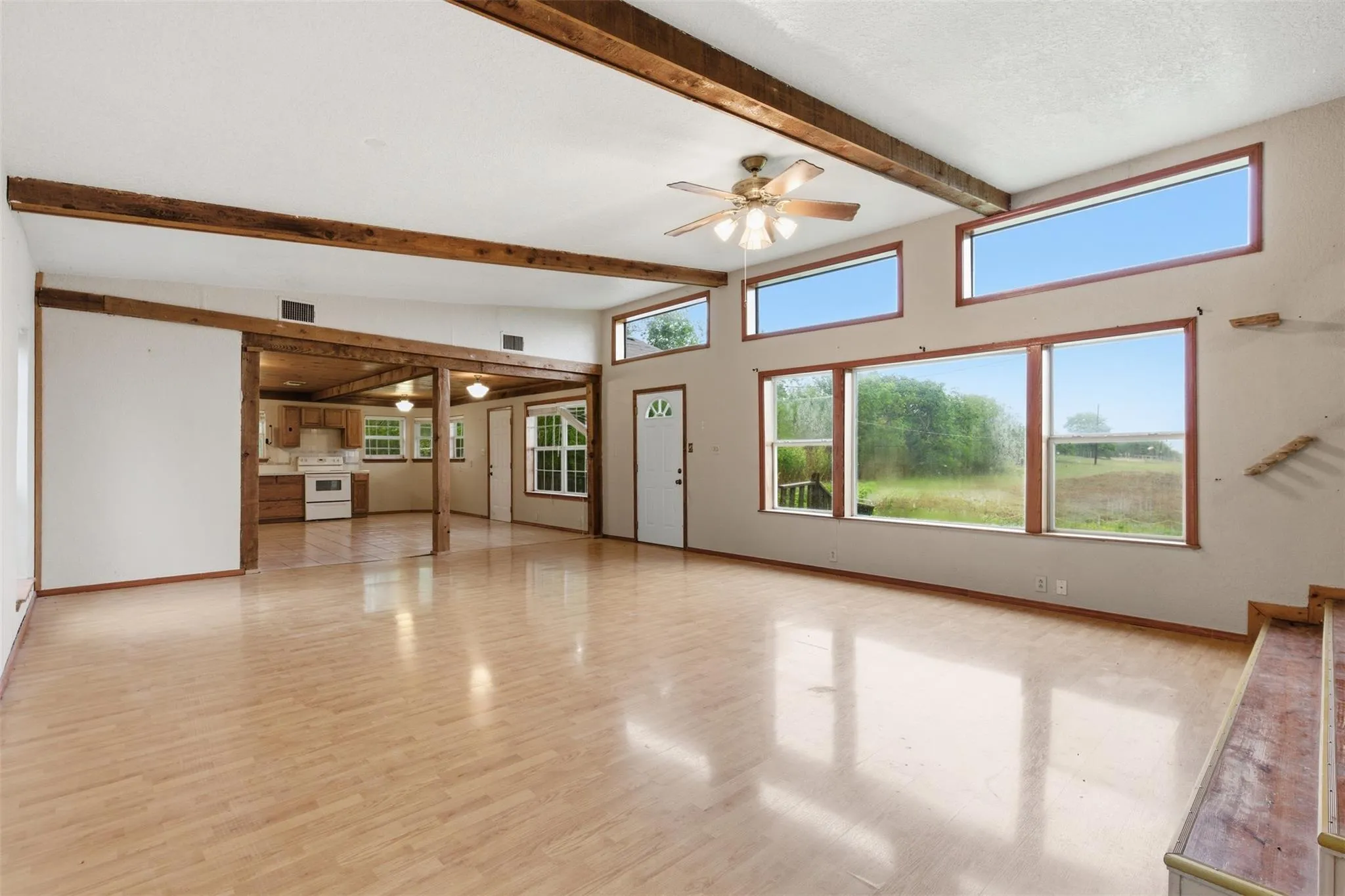 Photo 5 of 440 LONIE LN