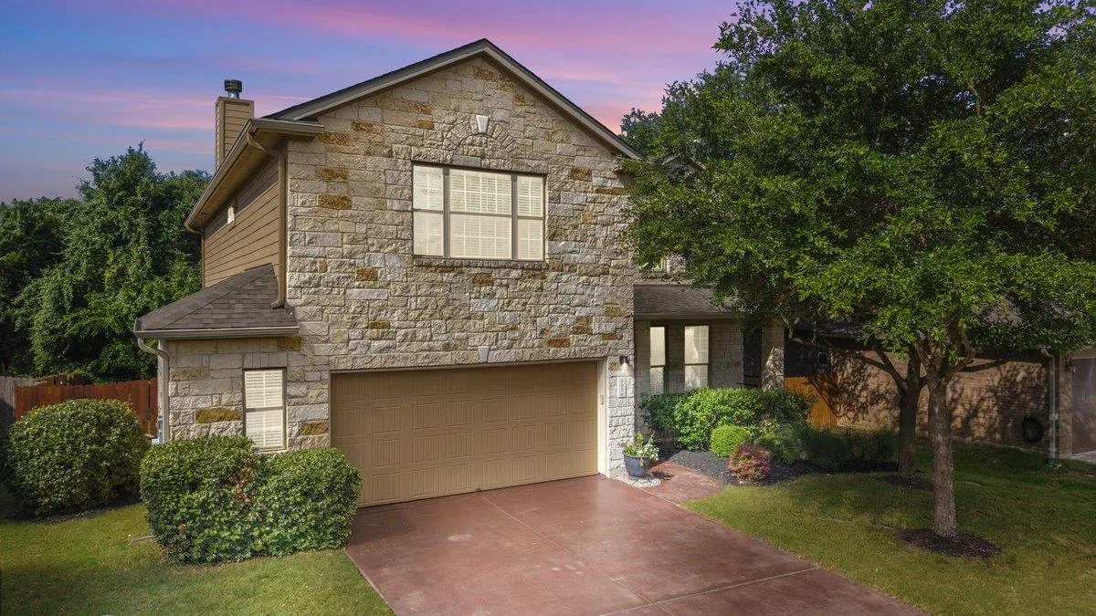 Photo 3 of 561 STONE VIEW TRL