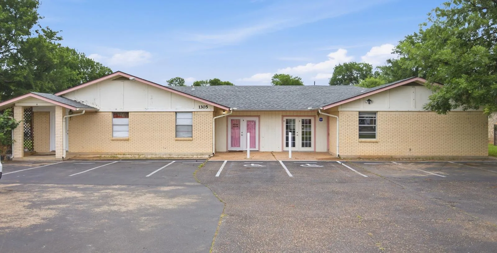 Photo of 1305 S MAYS ST #A, Round Rock, TX, 78664