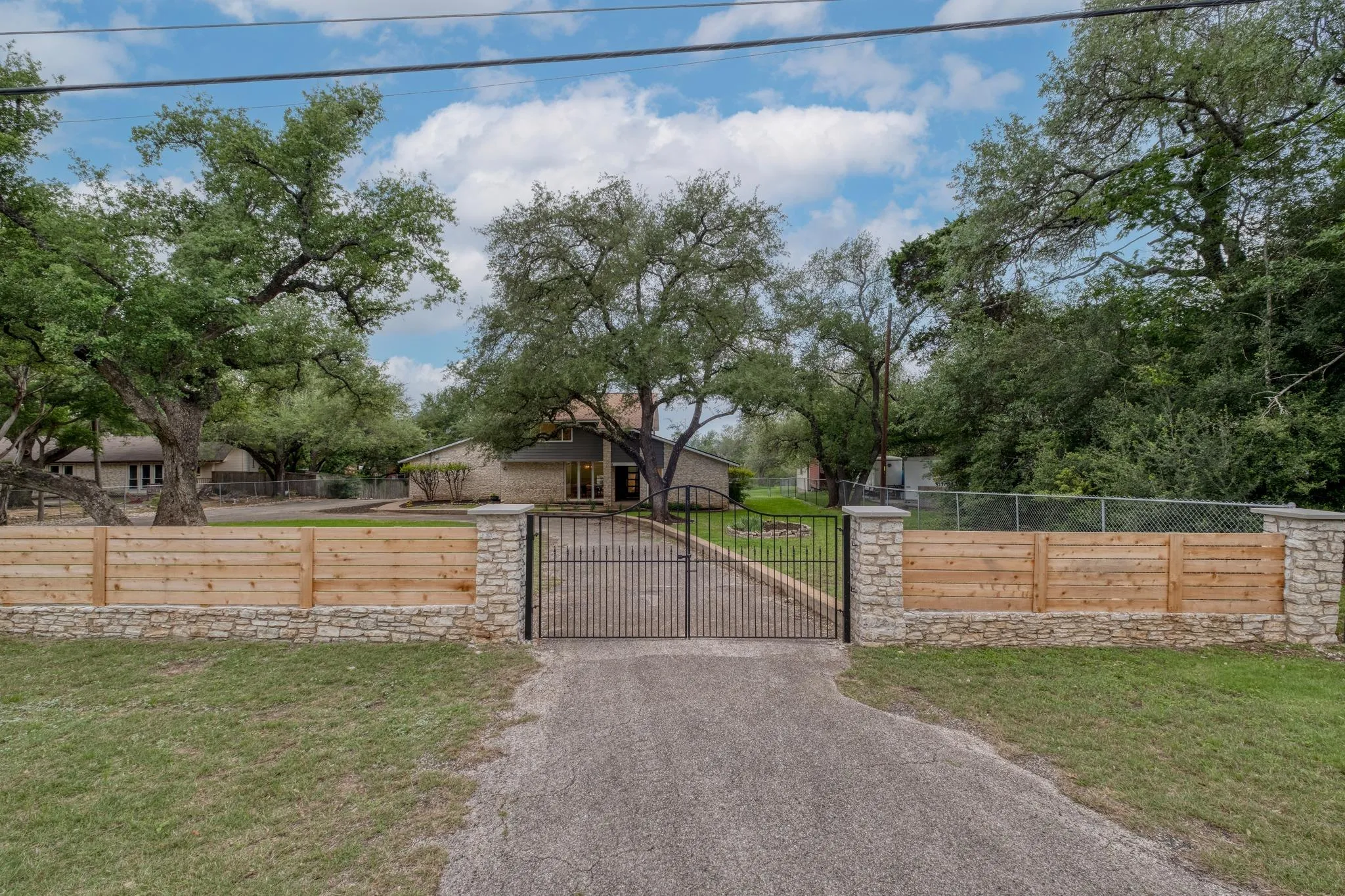 Photo 4 of 10306 D K RANCH RD
