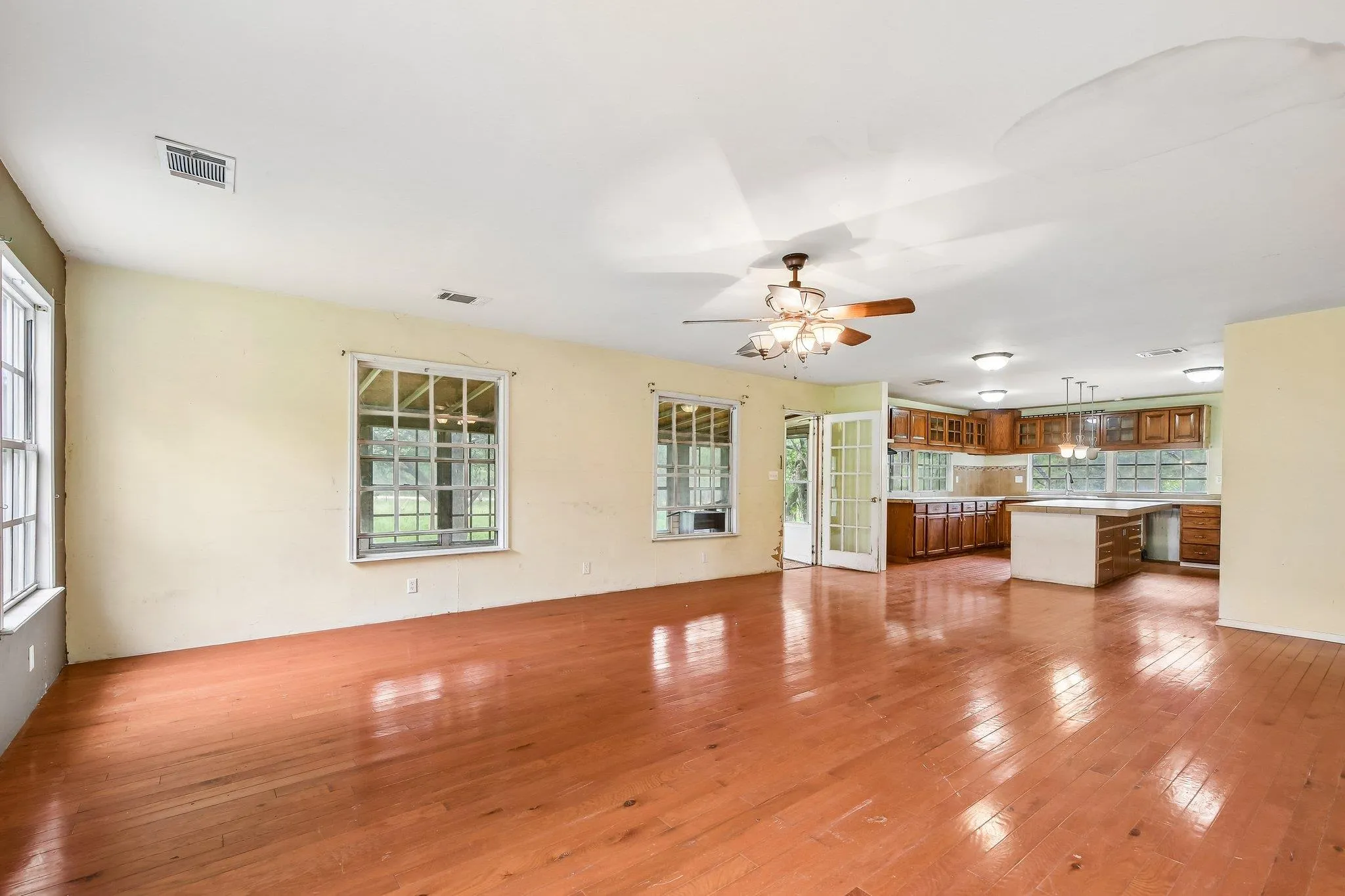 Photo 5 of 116 HART LN