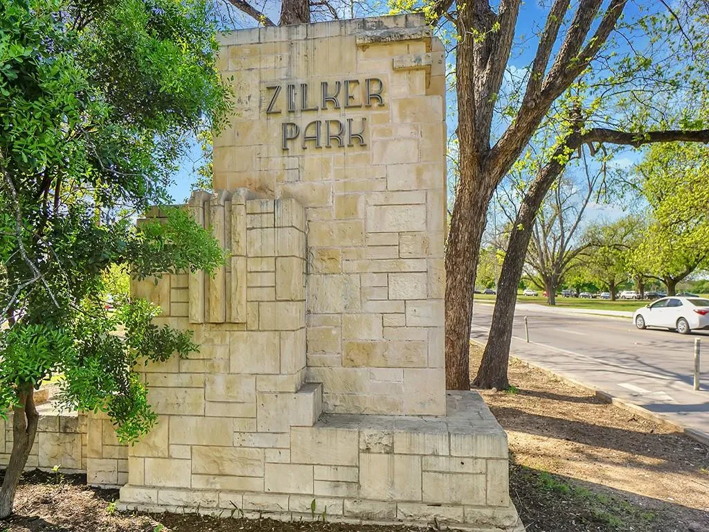 Photo 2 of 1900 BARTON SPRINGS RD #4013