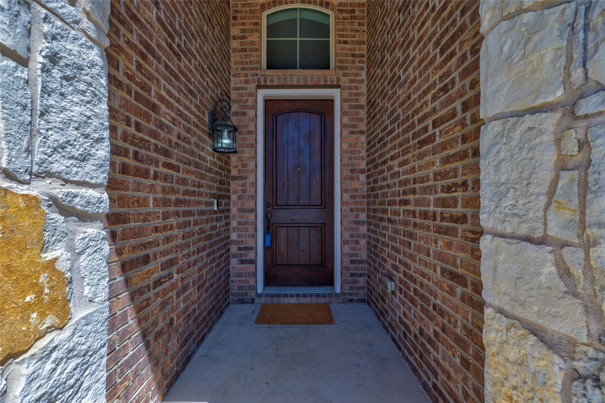 Photo 2 of 409 BETONY LOOP