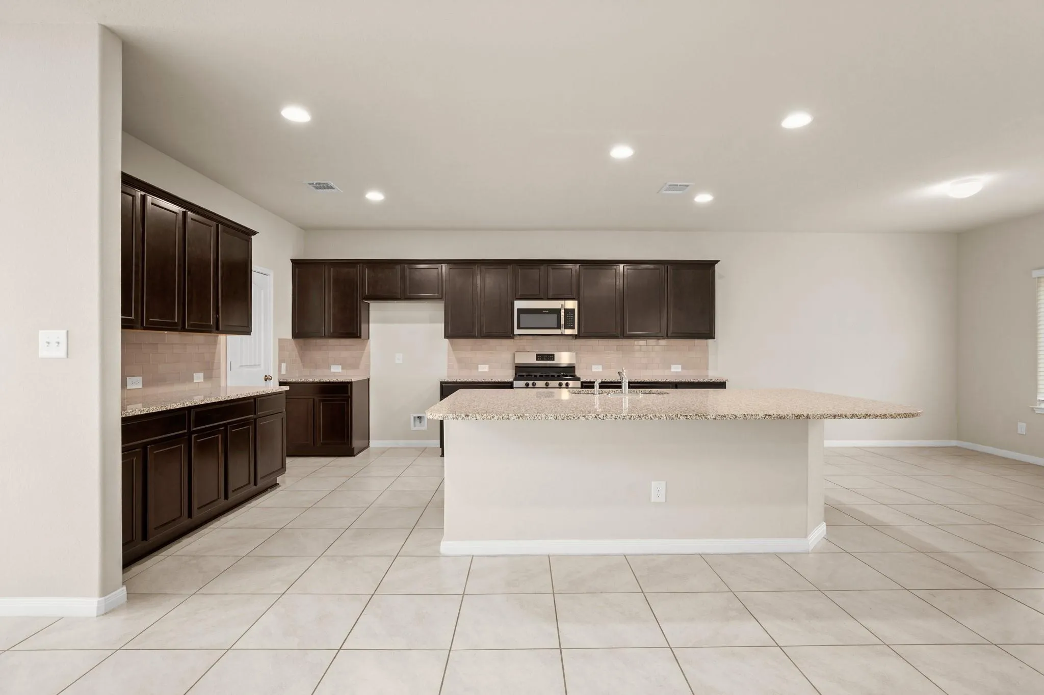 Photo 5 of 1120 LA CONTERRA BLVD