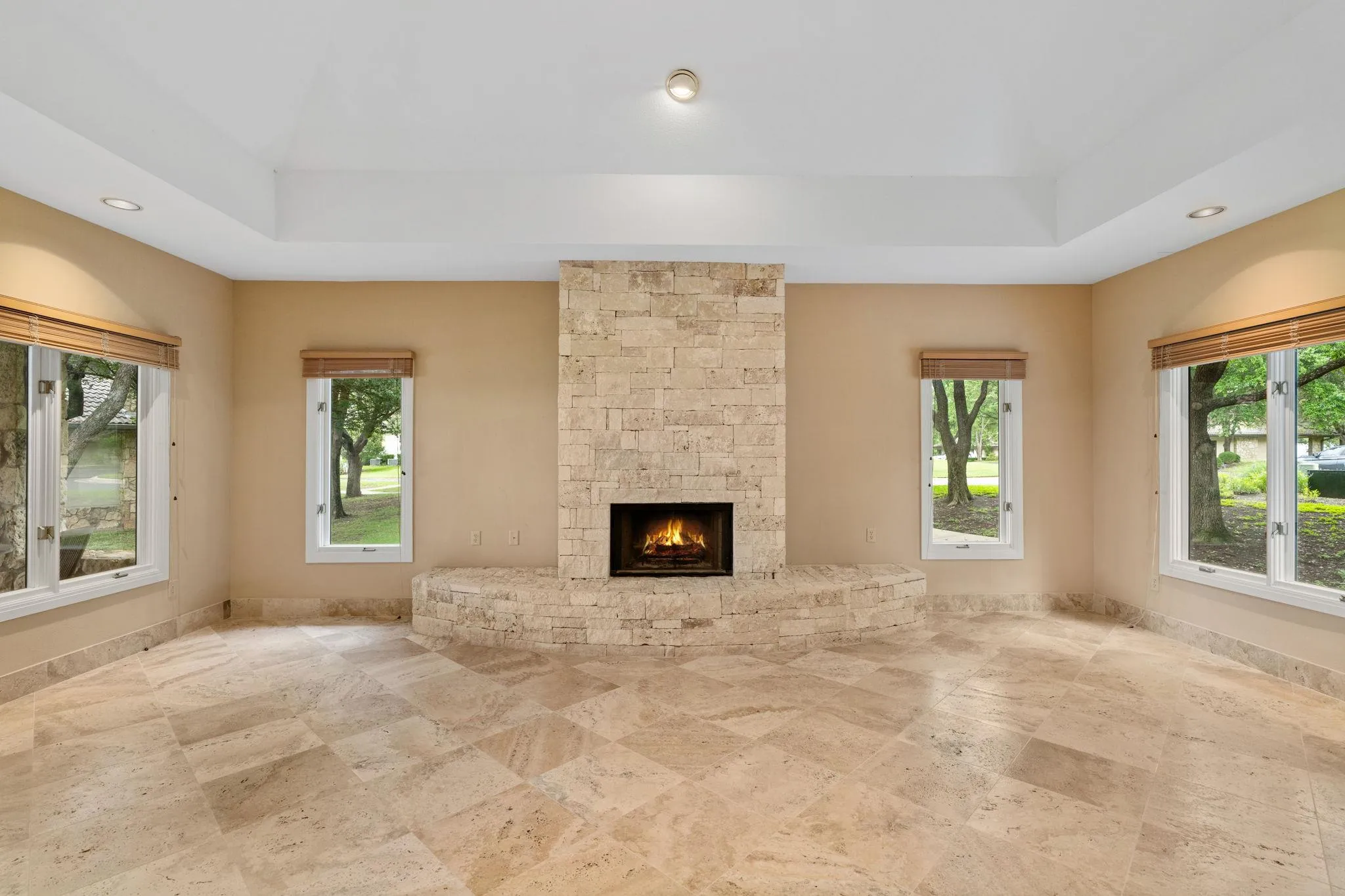 Photo 5 of 1927 CLUBHOUSE HILL DR #14