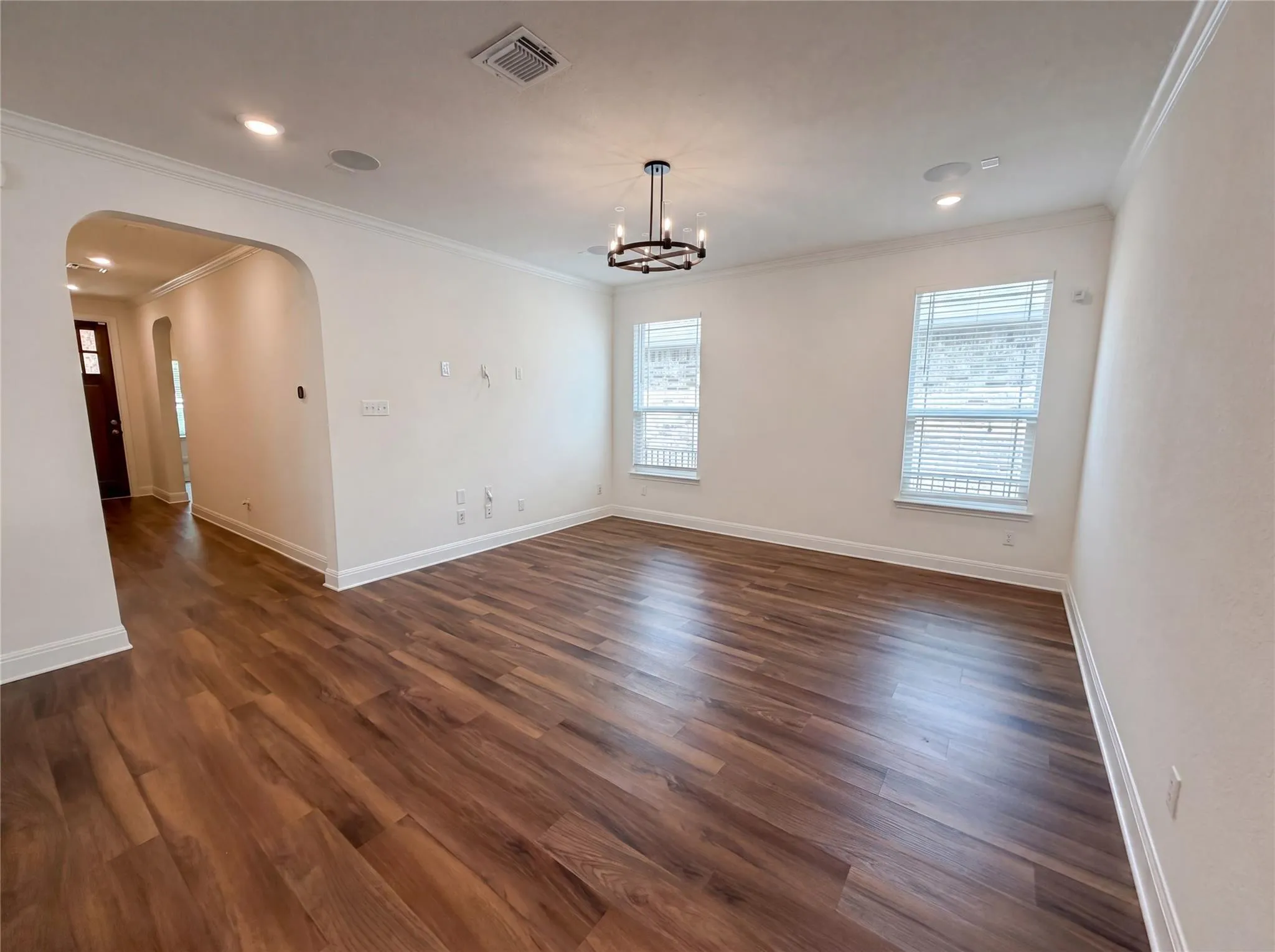 Photo 3 of 401 FORT WILLIAM ST #33