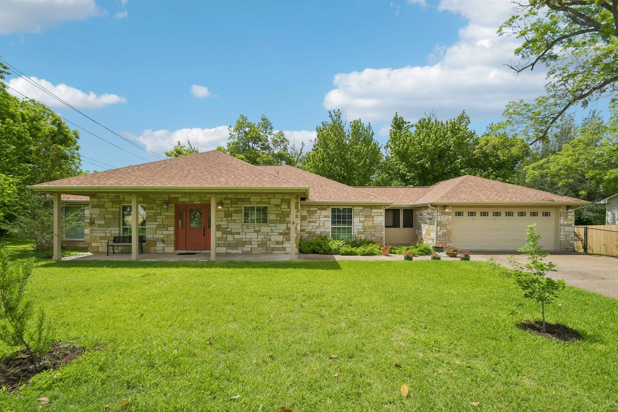 Photo of 307 W 4TH ST, Elgin, TX, 78621