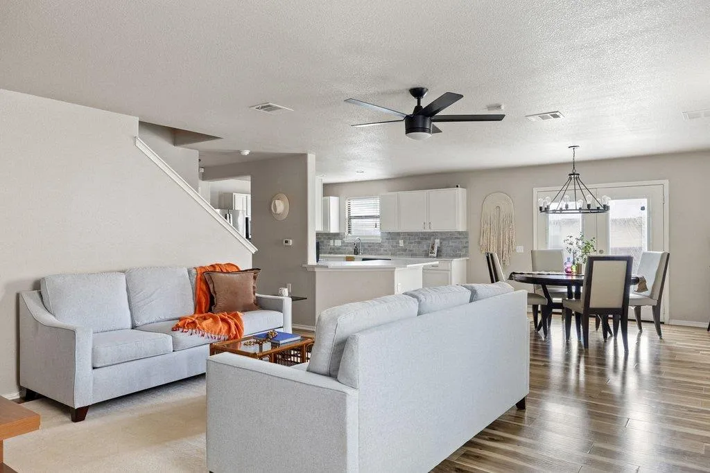 Photo 5 of 8816 MILTON LEASE DR