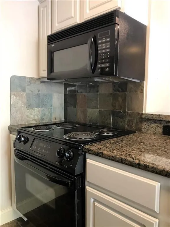 Photo 5 of 500 E RIVERSIDE DR #154