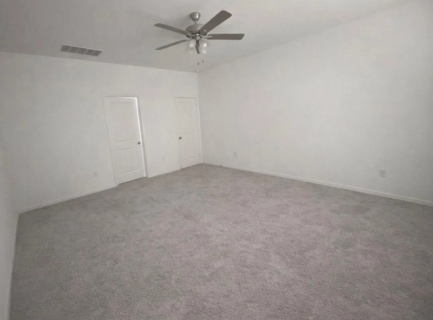 Photo 5 of 208 EAGLE LAKE DR