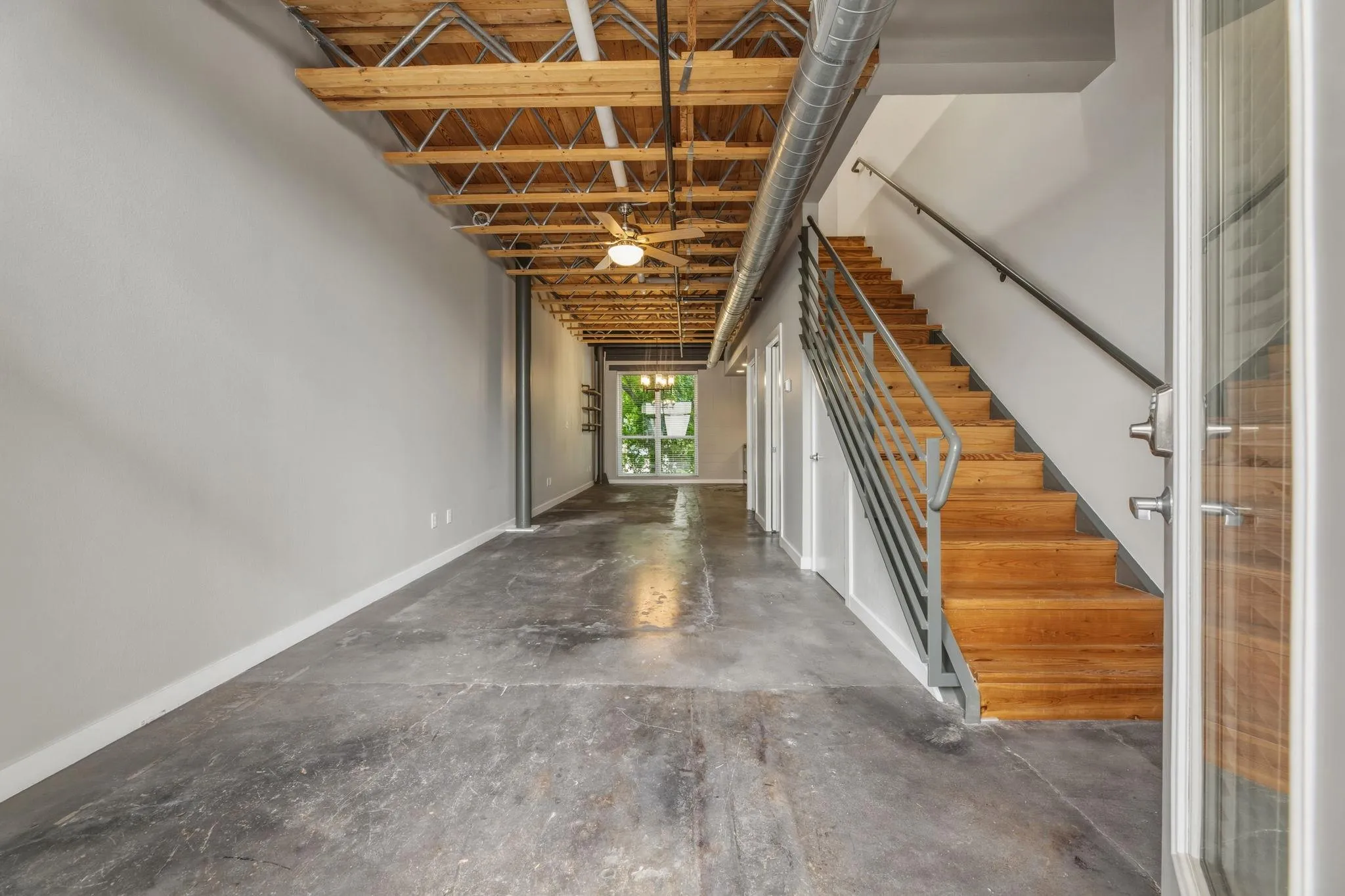 Photo 4 of 1305 E 6TH ST #13