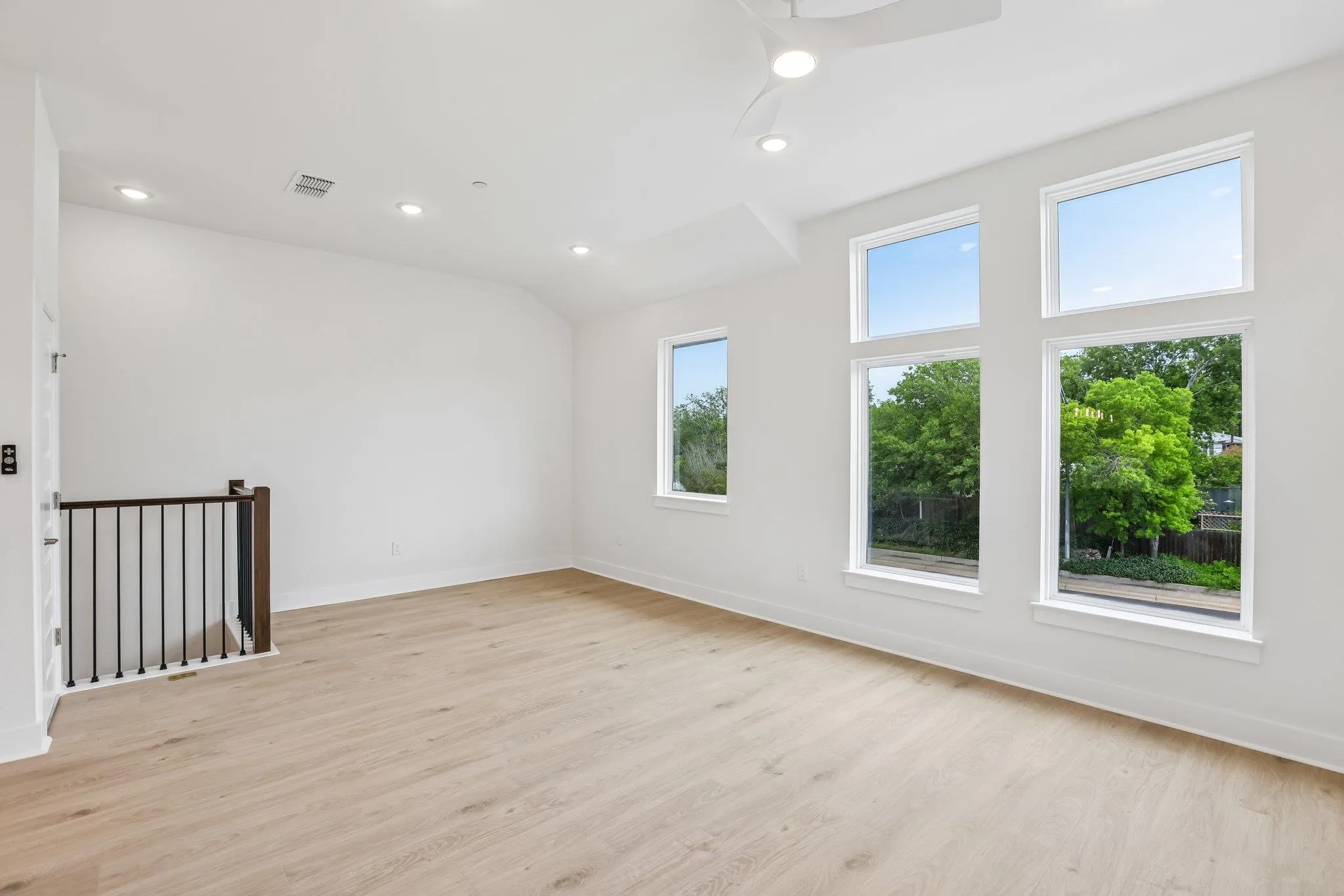 Photo 3 of 200 W 56TH ST #1104
