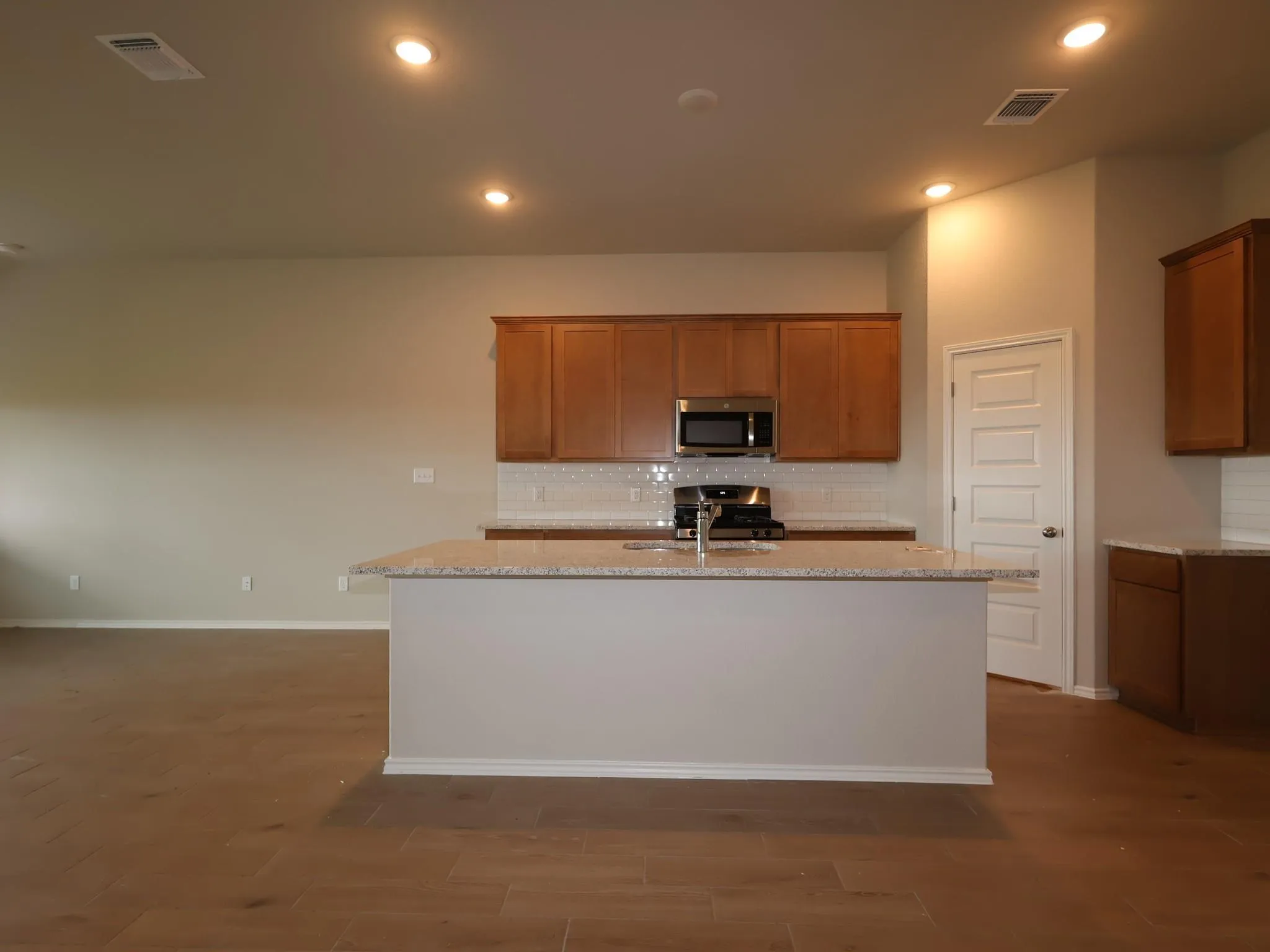 Photo 5 of 20009 CORNYN LN