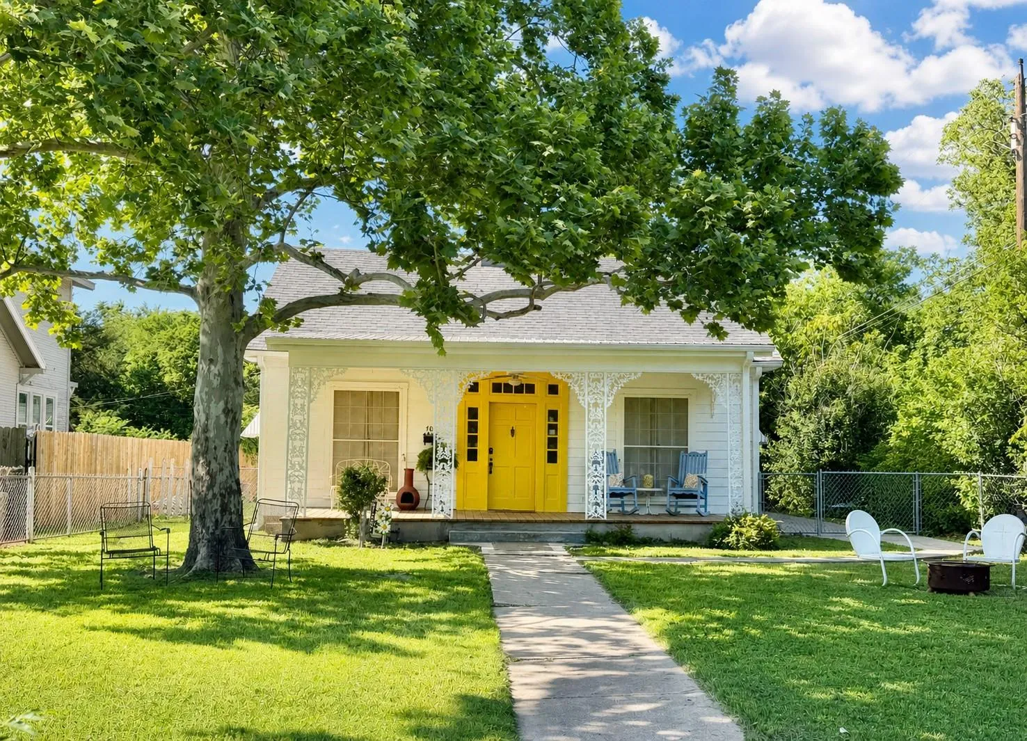 Photo of 706 W 11TH ST, Taylor, TX, 76574