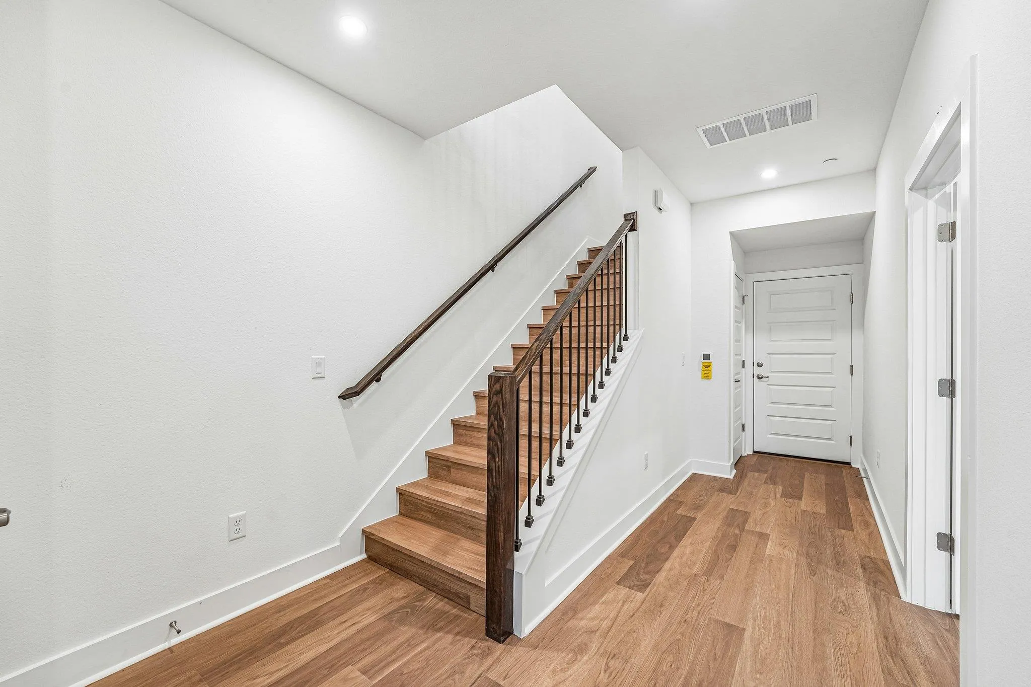 Photo 5 of 200 W 56TH ST #2103