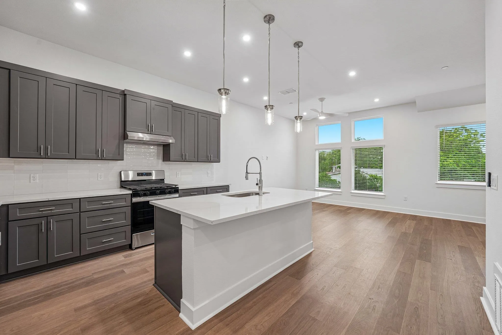 Photo 3 of 200 W 56TH ST #2103