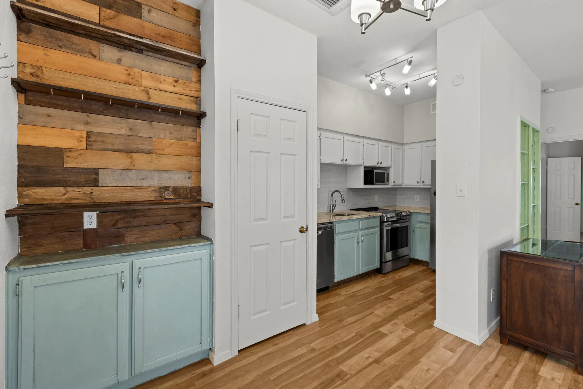 Photo 4 of 2810 NUECES ST #101