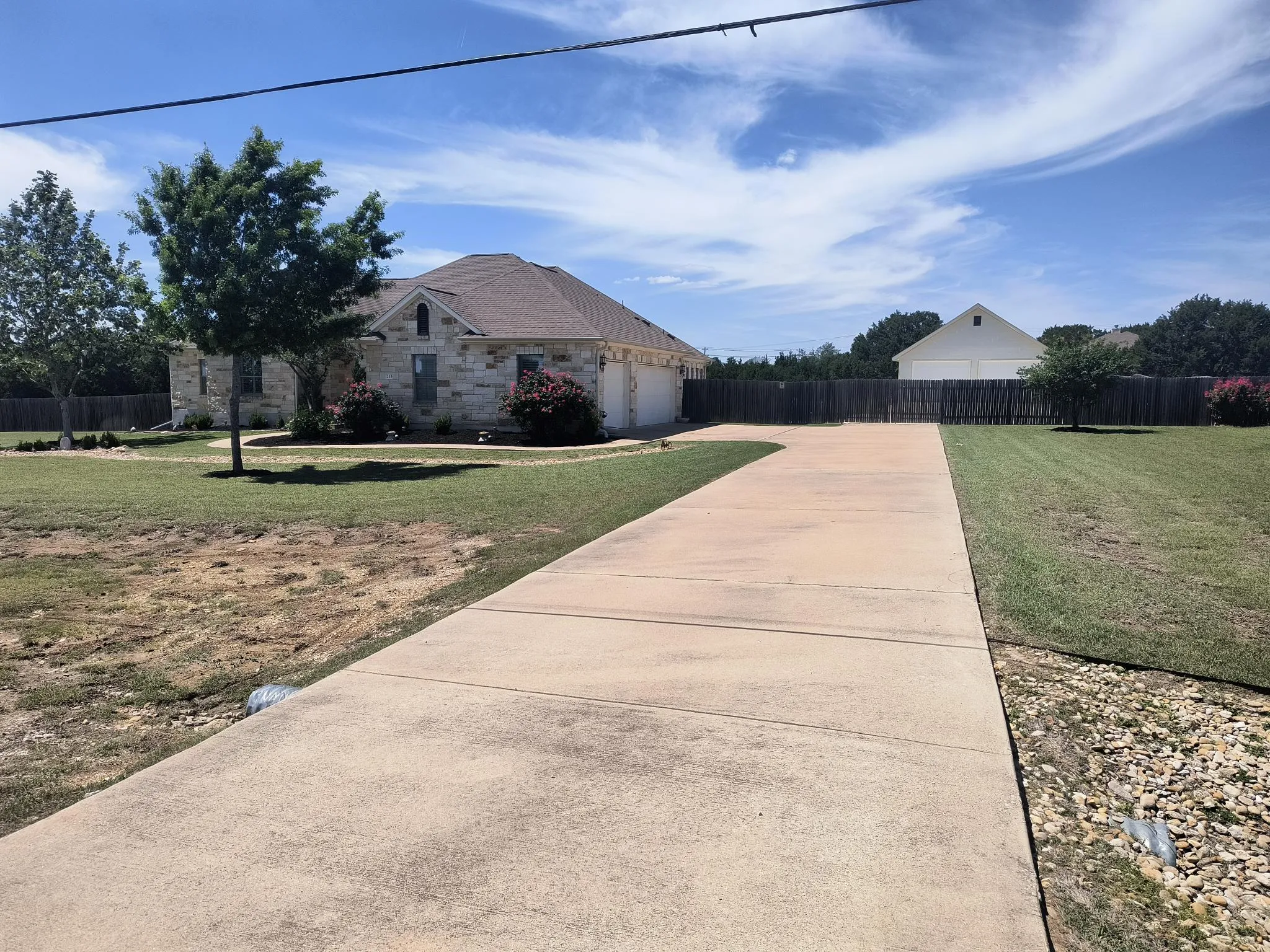 Photo 2 of 213 DAWN DR