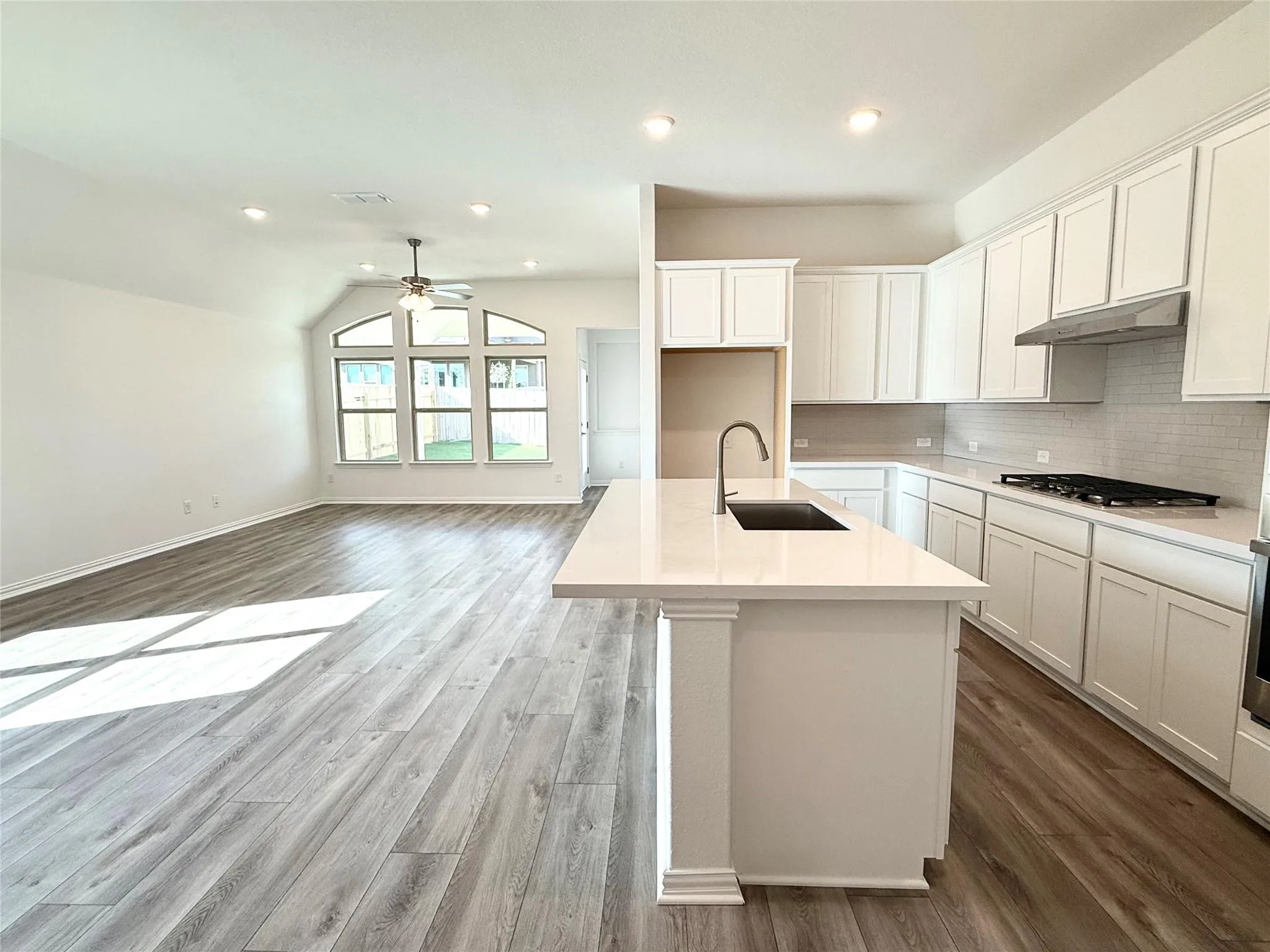 Photo 3 of 20424 CASSIDY LN