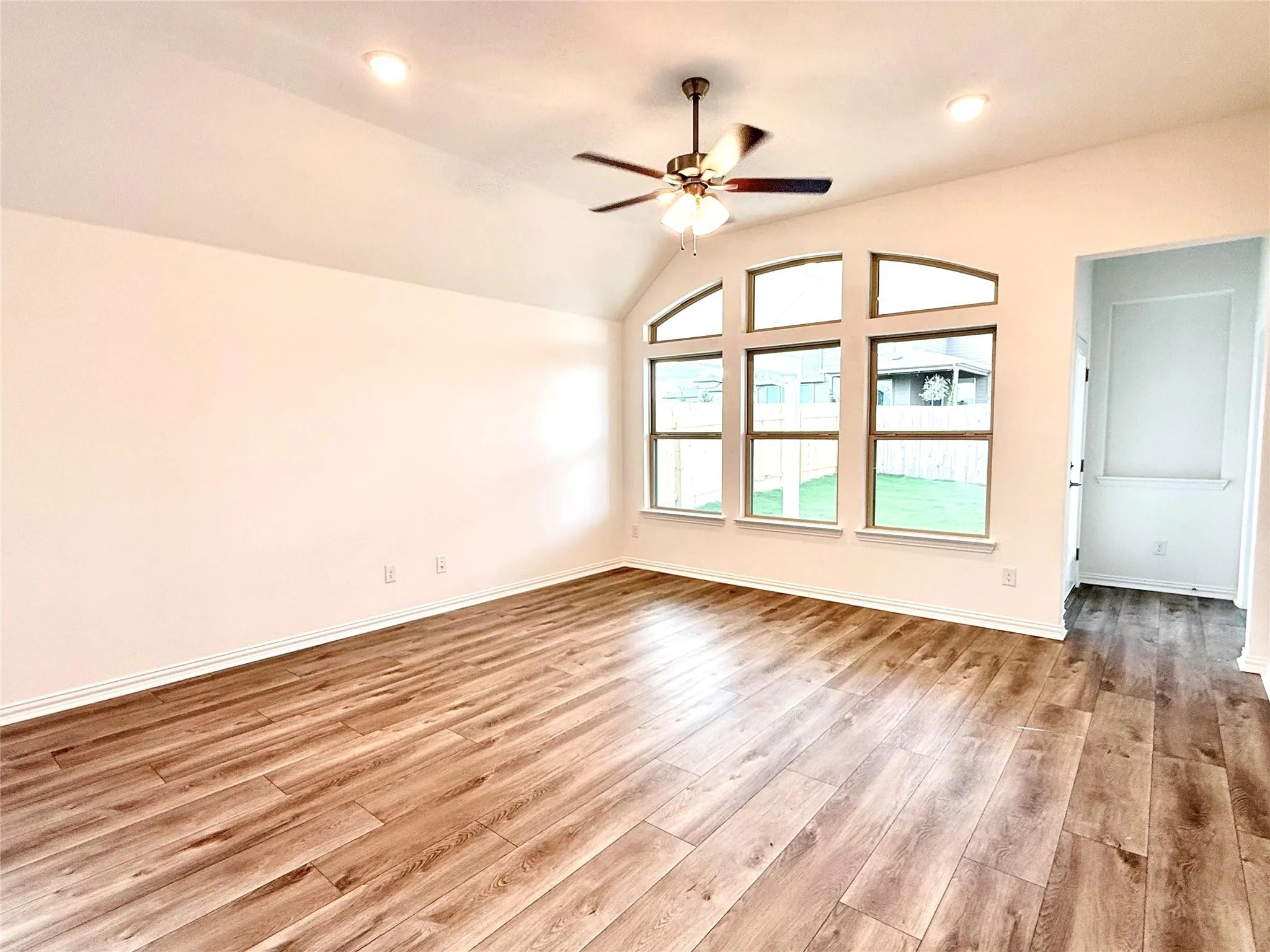 Photo 4 of 20424 CASSIDY LN