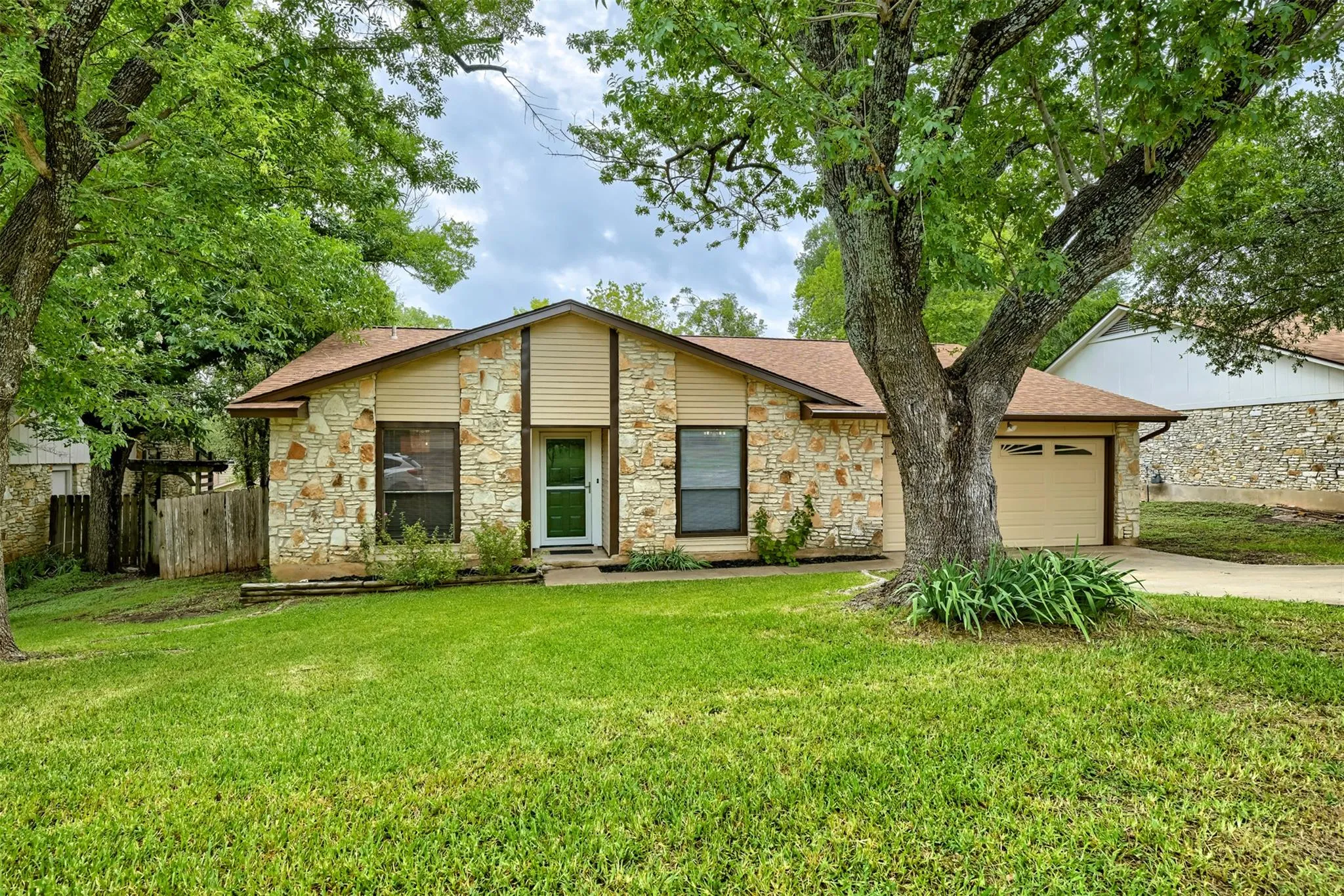Photo of 8601 DANVILLE DR, Austin, TX, 78753
