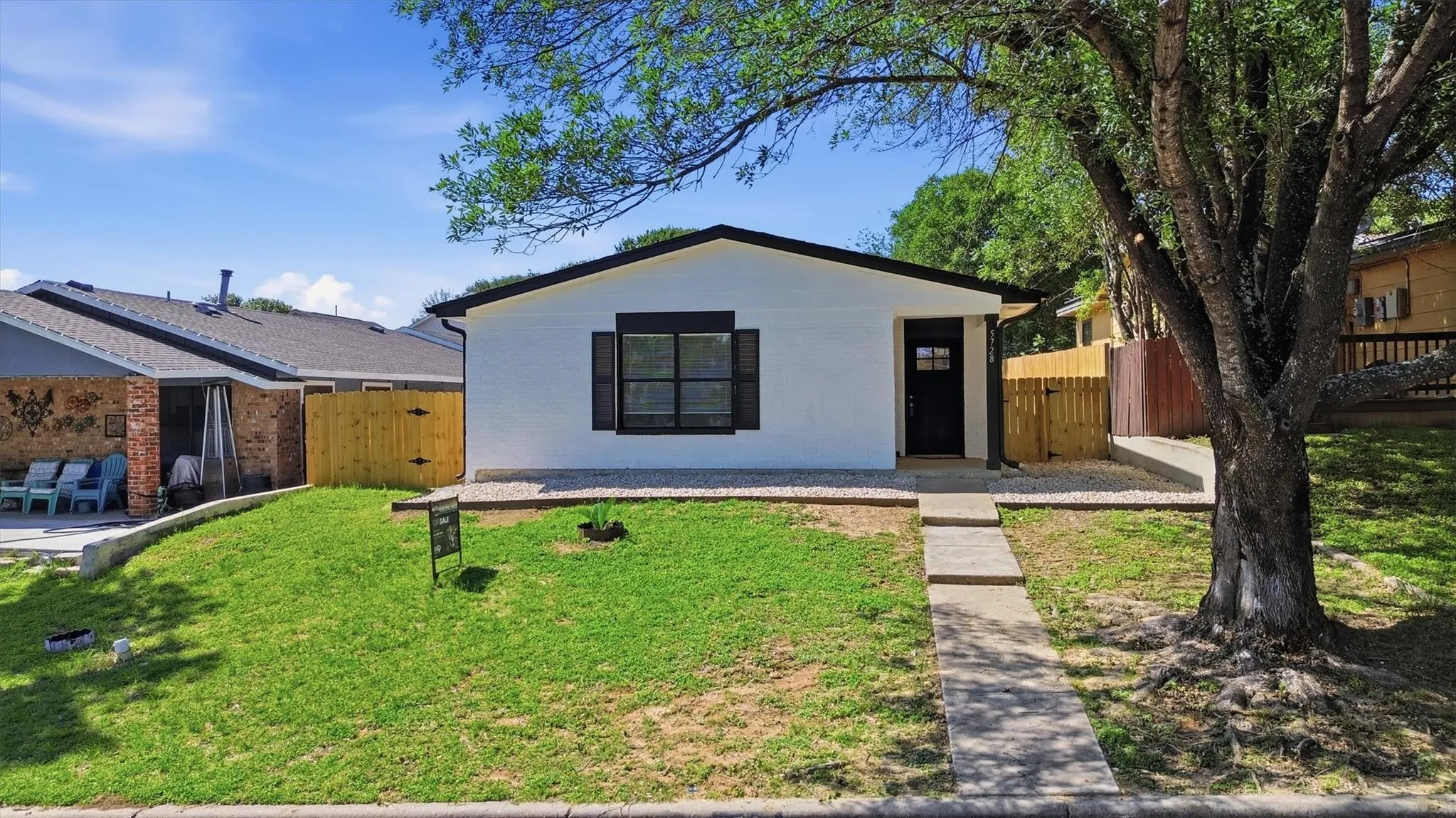 Photo 3 of 5728 PINON VISTA DR