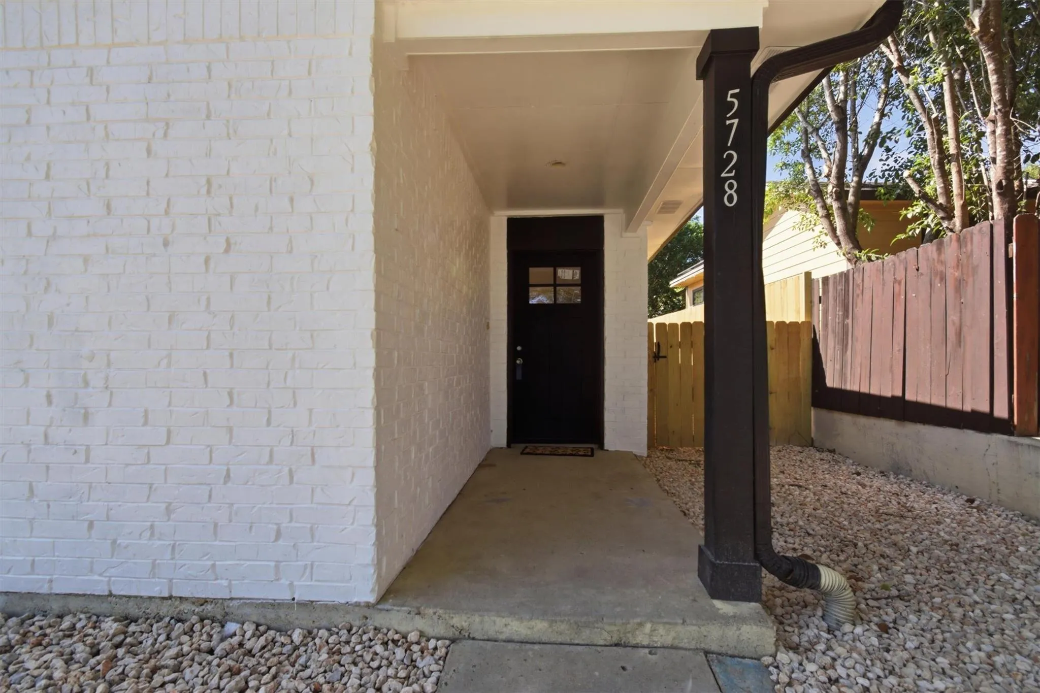 Photo 4 of 5728 PINON VISTA DR
