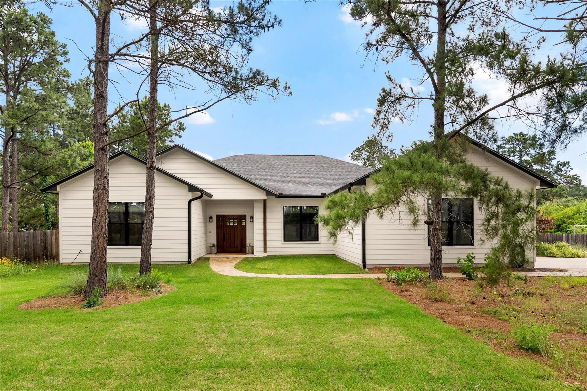 Photo of 111 GREEN GRASS LN, Bastrop, TX, 78602